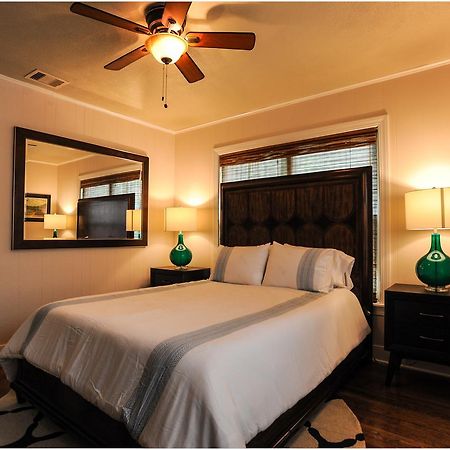 The Coyle Cabin - Close To Downtown, Stadiums, U Of H, Med Center Хьюстон Экстерьер фото